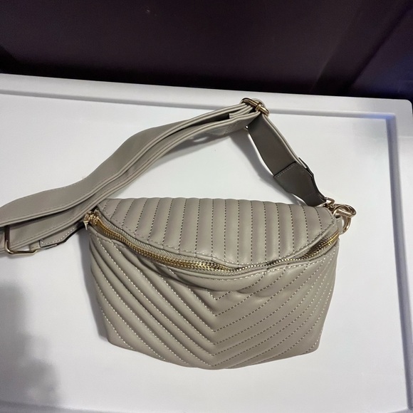 Steve Madden - Picture 3 of 4